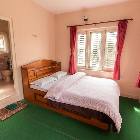 New Tourist Guest House Pokhara Eksteriør billede