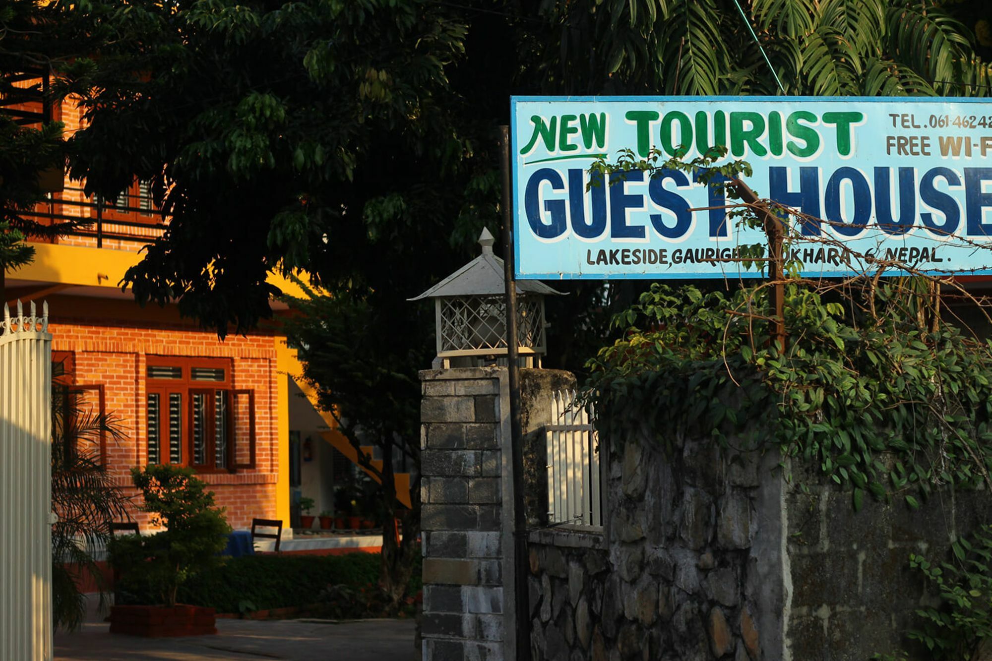 New Tourist Guest House Pokhara Eksteriør billede