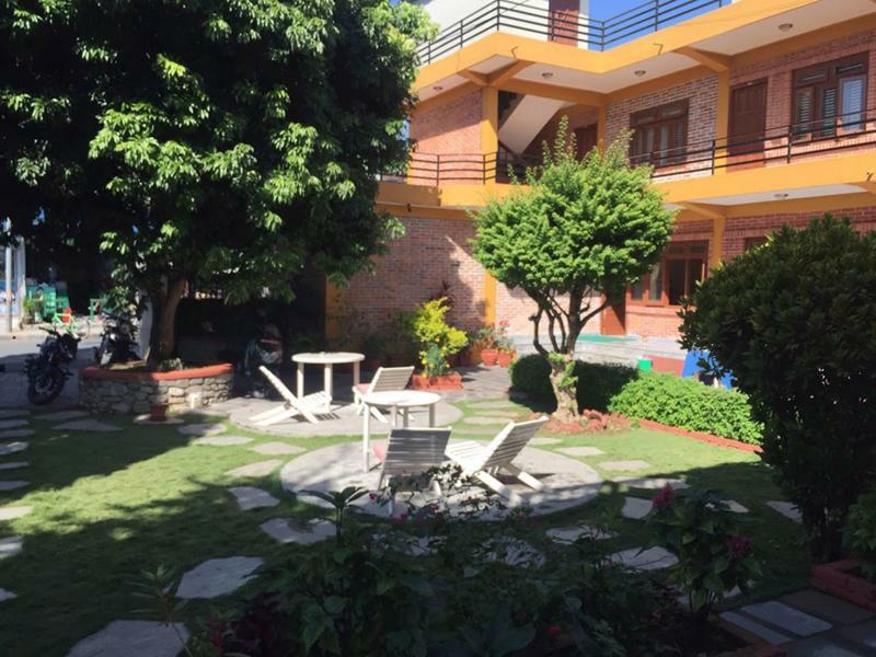 New Tourist Guest House Pokhara Eksteriør billede