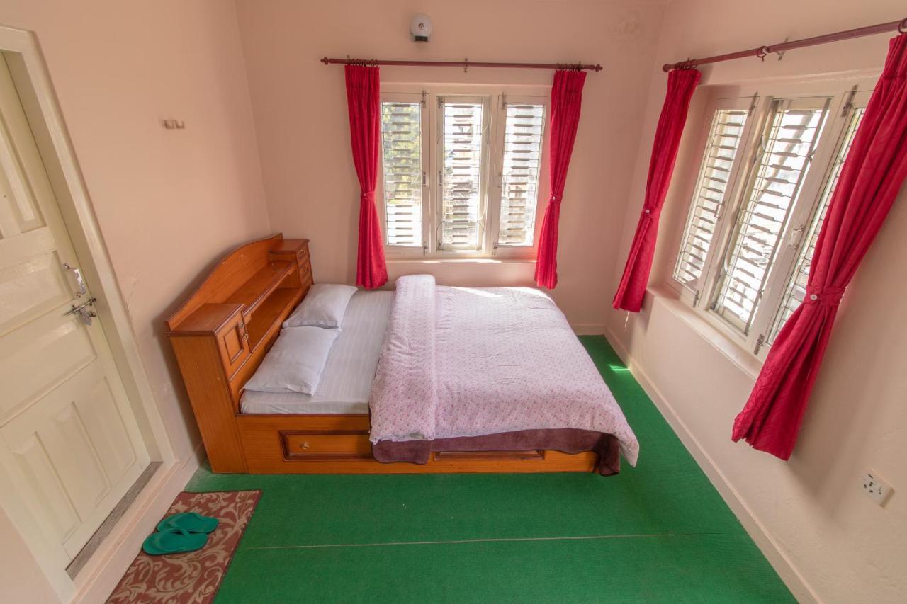 New Tourist Guest House Pokhara Eksteriør billede