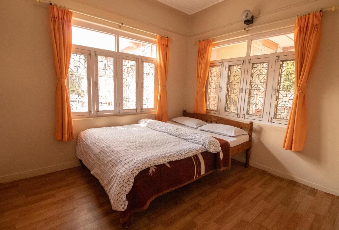 New Tourist Guest House Pokhara Eksteriør billede